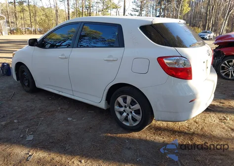 2013 Toyota Matrix S z USA, uszkodzony, nr VIN 2T1KE4EE1DC051430